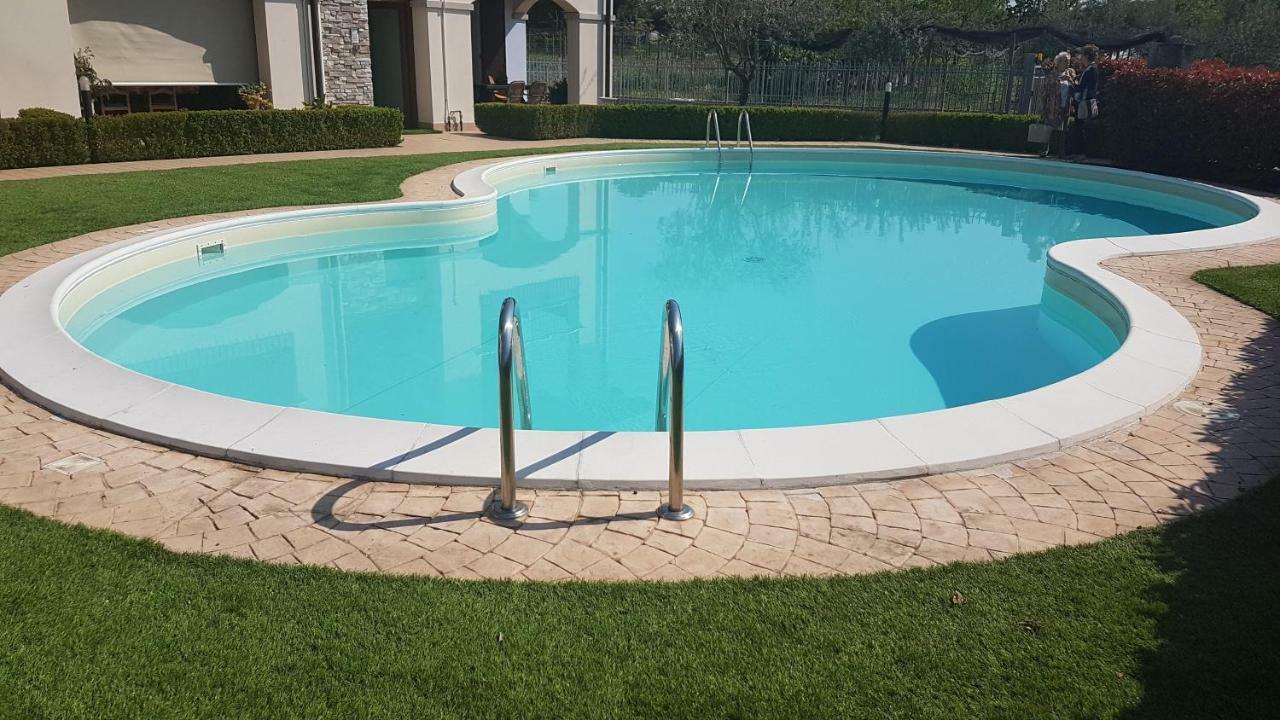 Villa Villacolle Сирмионе Екстериор снимка